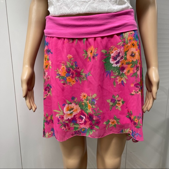 🌺NWT FLORAL PULL ON SKIRT - Picture 2 of 10